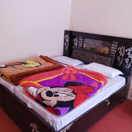بادريناث Hotel Charanpaduka المظهر الخارجي الصورة